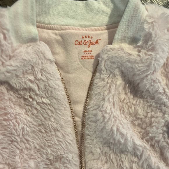 🔆 Bundle items 6 for $30 Cat & Jack Faux Fur Bomber Jacket - Picture 3 of 3